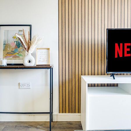 City Centre Emerald Escape - Sleeps-6, 2Beds & 2Baths , Netflix , Free Internet Birmingham Bagian luar foto
