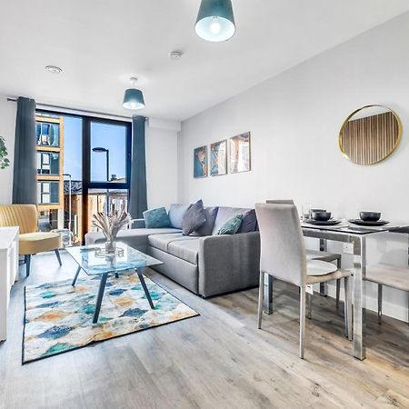 City Centre Emerald Escape - Sleeps-6, 2Beds & 2Baths , Netflix , Free Internet Birmingham Bagian luar foto