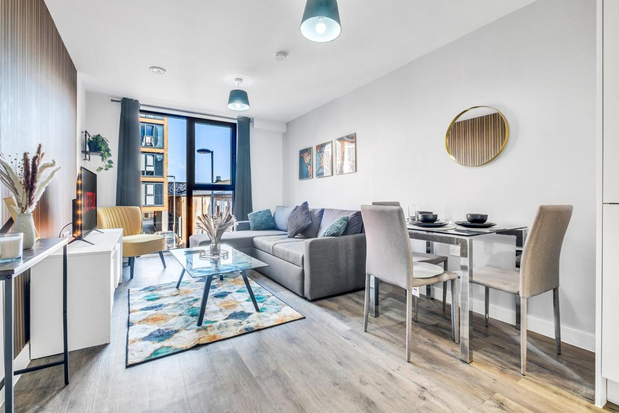 City Centre Emerald Escape - Sleeps-6, 2Beds & 2Baths , Netflix , Free Internet Birmingham Bagian luar foto