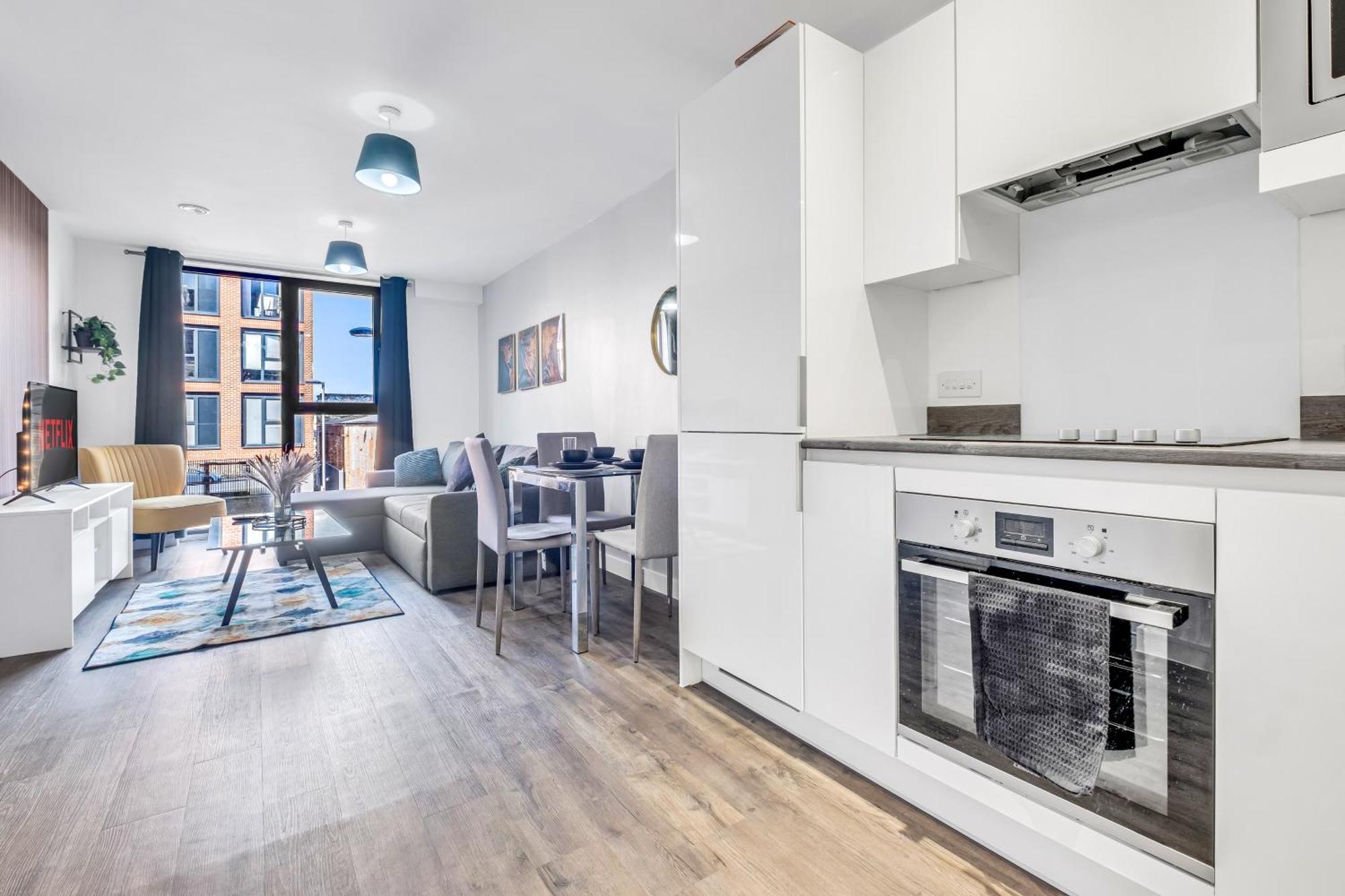 City Centre Emerald Escape - Sleeps-6, 2Beds & 2Baths , Netflix , Free Internet Birmingham Bagian luar foto
