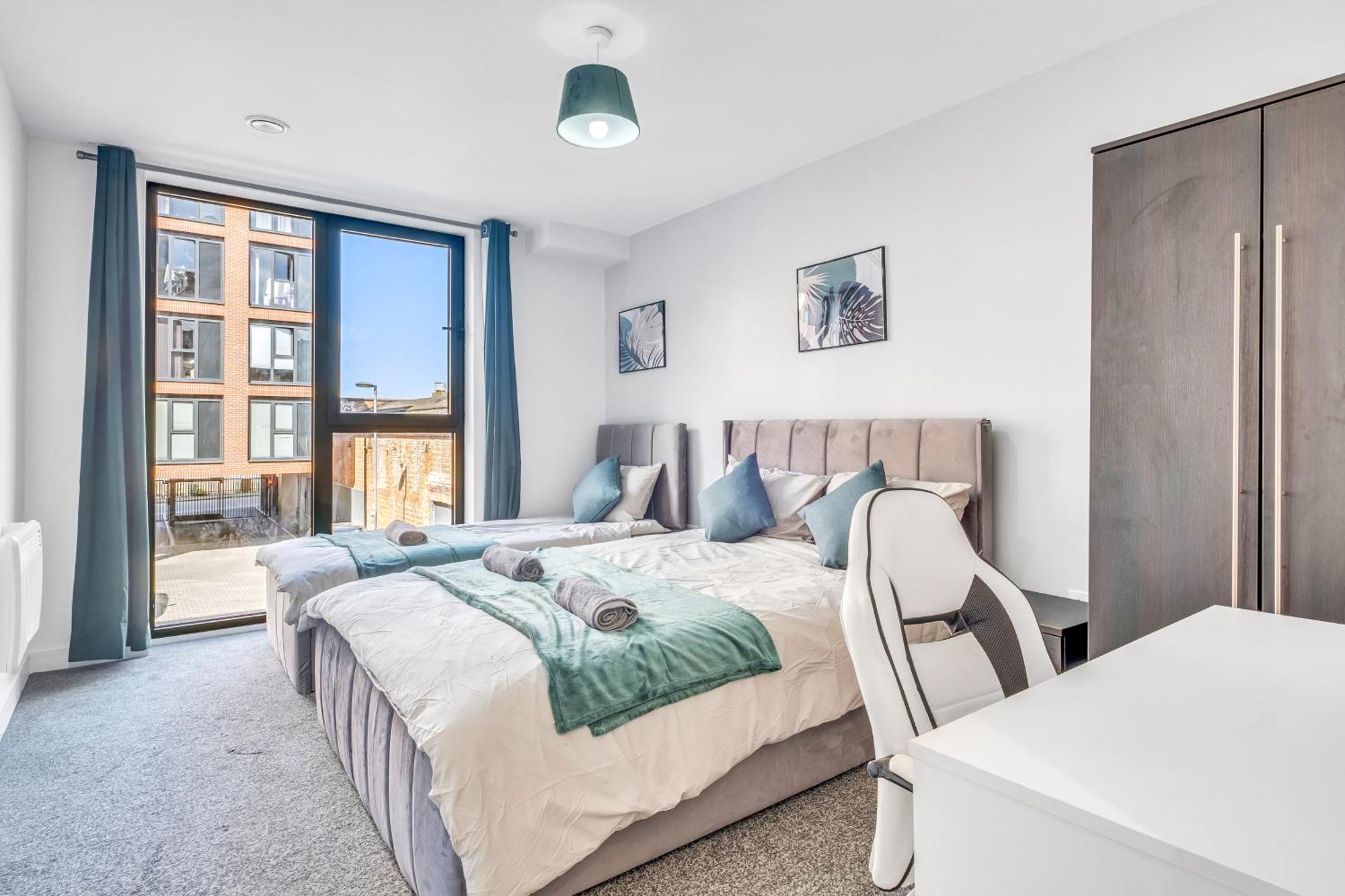 City Centre Emerald Escape - Sleeps-6, 2Beds & 2Baths , Netflix , Free Internet Birmingham Bagian luar foto