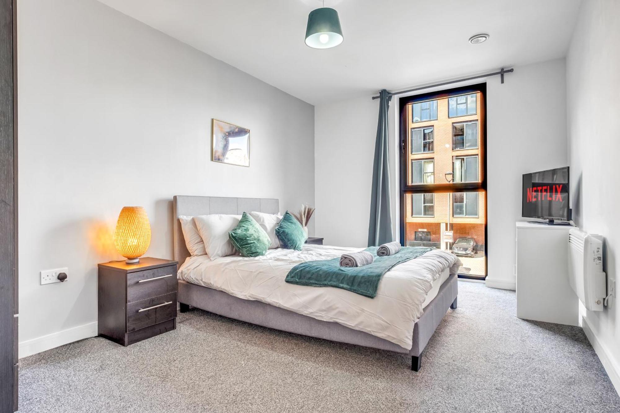 City Centre Emerald Escape - Sleeps-6, 2Beds & 2Baths , Netflix , Free Internet Birmingham Bagian luar foto
