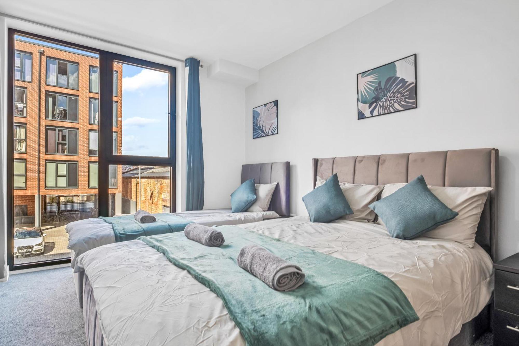 City Centre Emerald Escape - Sleeps-6, 2Beds & 2Baths , Netflix , Free Internet Birmingham Bagian luar foto